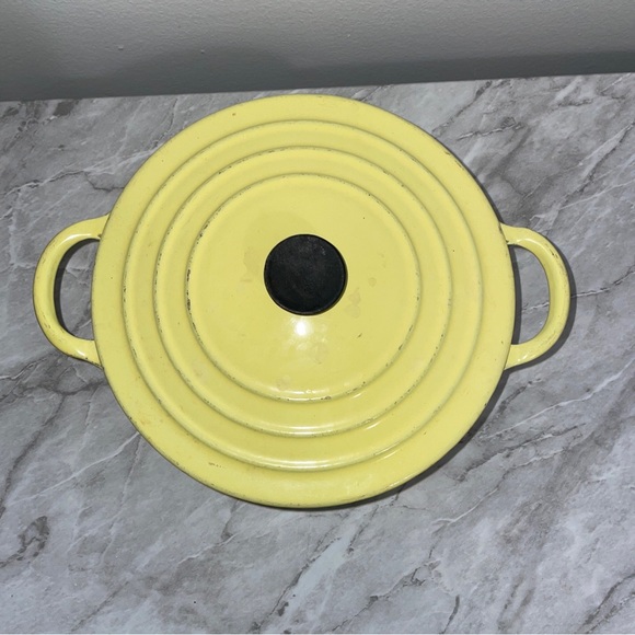 Le Creuset France Dutch Oven B 2 Quart Yellow Enamel Cast Iron Round Vintage 50s - Picture 2 of 5